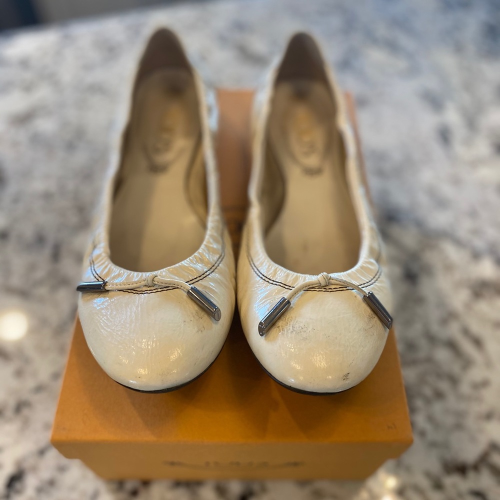 Tod’s Ballerina Dee Flats with Ties in Plaster